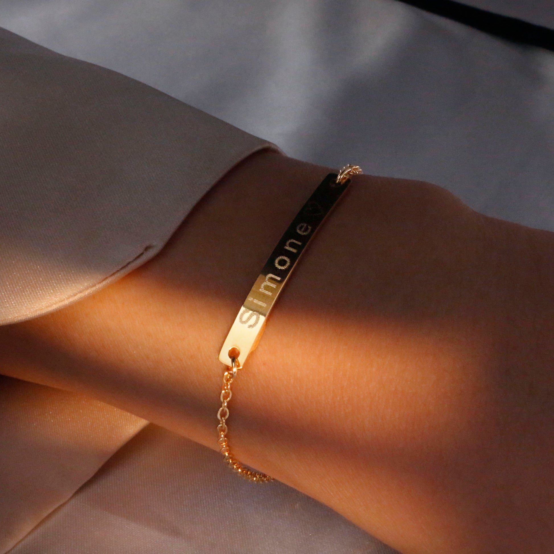 Customized Name Bracelet Personalized Name Jewelry Gold Plated Letter  Bracelet for Women Girls 