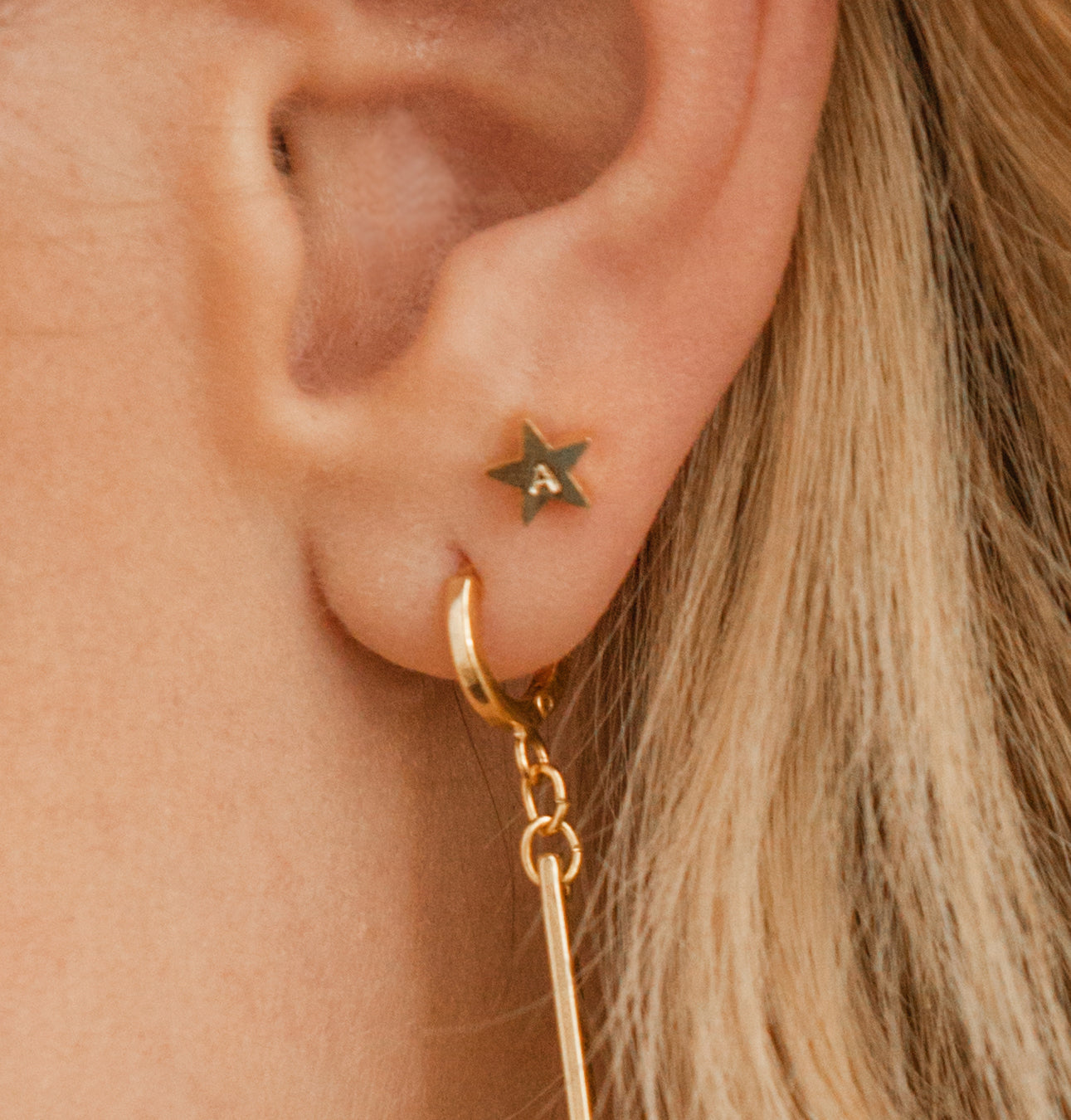 Star stud earrings - Personalized initial on tiny star