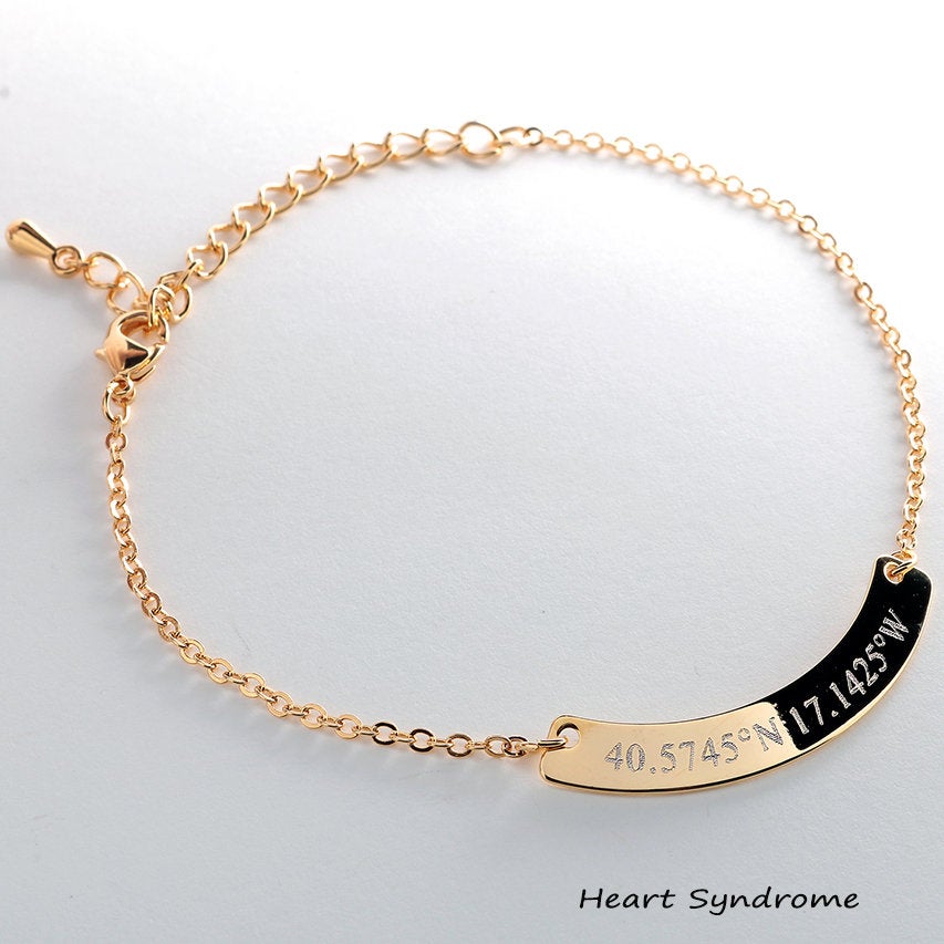 Personalized Curved Bar Bracelet - Dainty, elegant jewelry